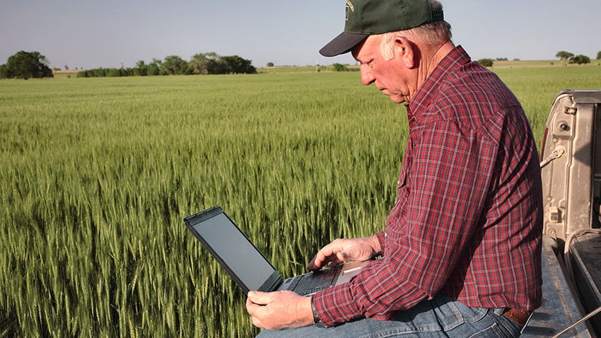 farmer-on-laptop-850.jpg