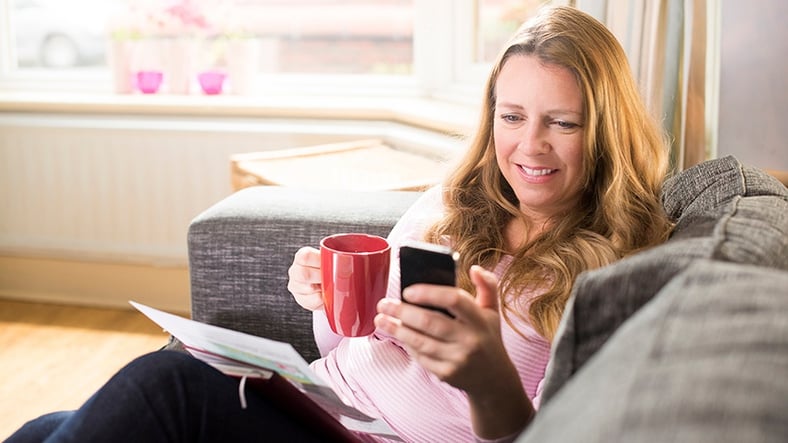 Mature_Woman_Smartphone_850.jpg