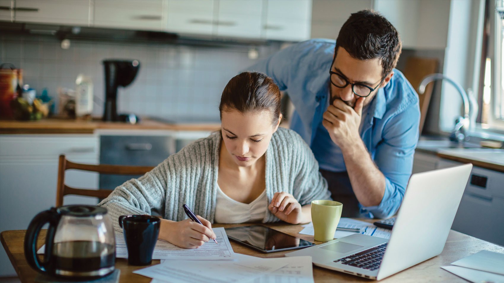 checking-your-finances-section-photo
