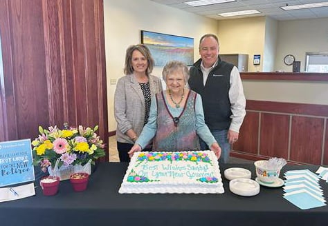 Heartland Bank Associate Sandy Rash retires